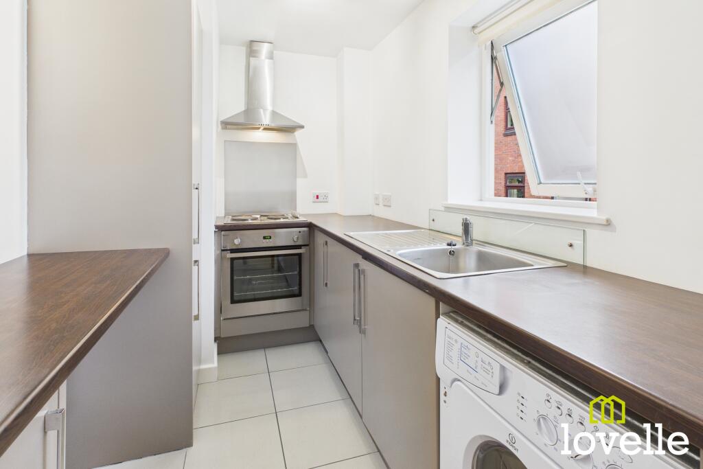 2-bed flat on South Lane, Hessle, East Riding of Yorkshire, HU13, £100,000