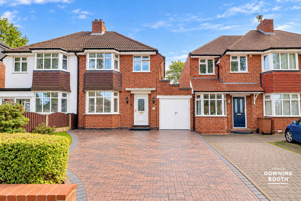 Main image of property: Leighswood Avenue, Aldridge, Walsall, WS9 8AU - No Upward Chain