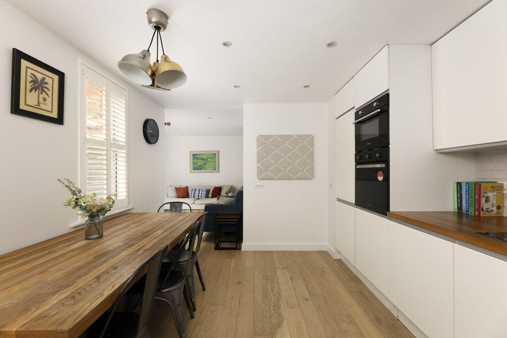 Main image of property: Willow Vale W12