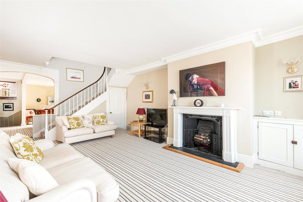 Bedford Street, Woburn, Milton Keynes, Bedfordshire, MK17 photo 3