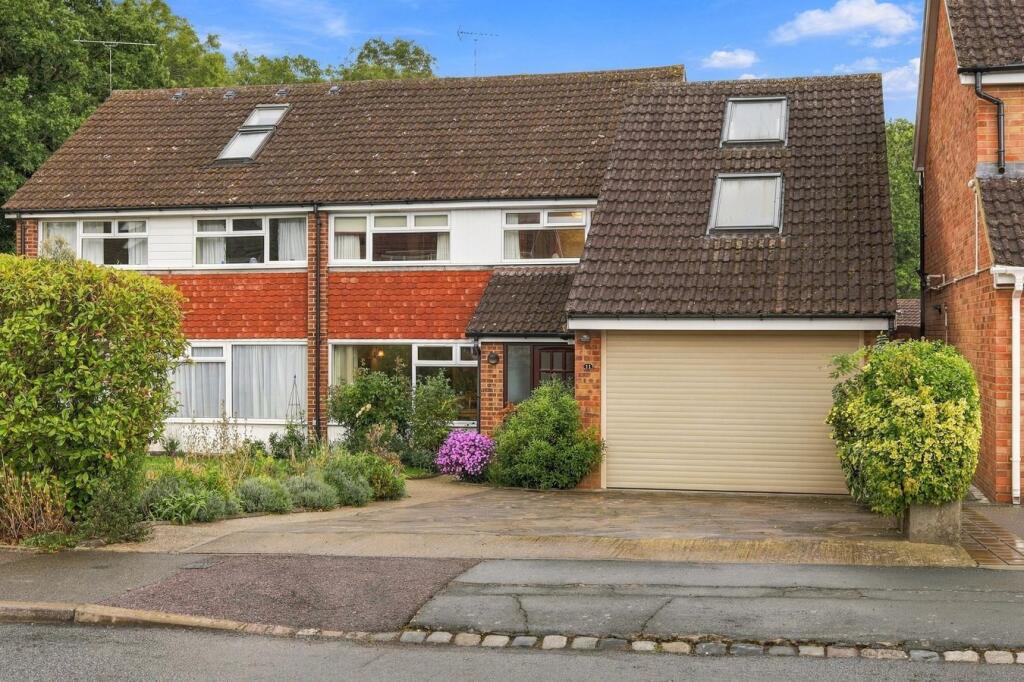 Main image of property: Oakwood Close, Stevenage, SG2