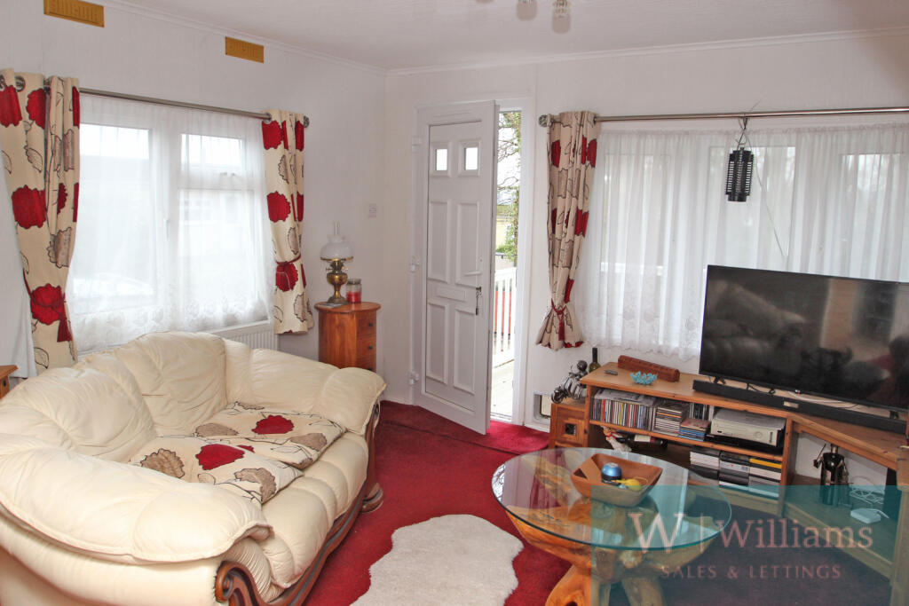 House in East Cowes, Medina Park, Folly - View 3