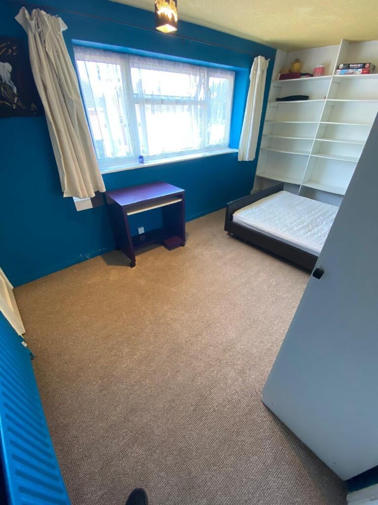 2 bedroom semi-detached house for rent