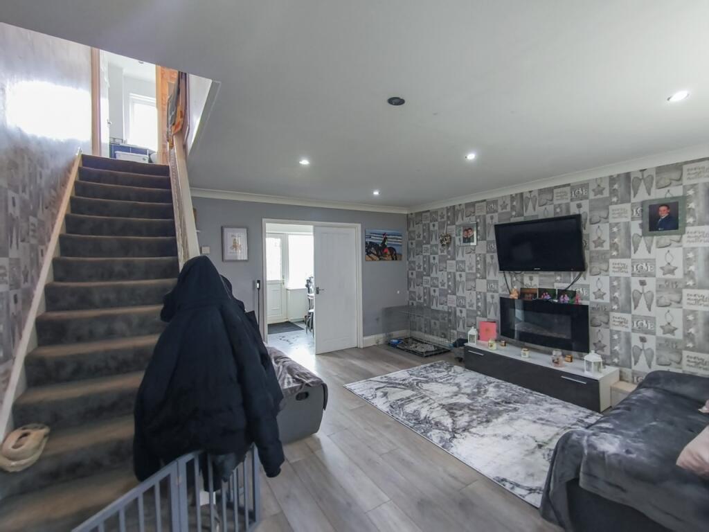 House in Ellington - View 4