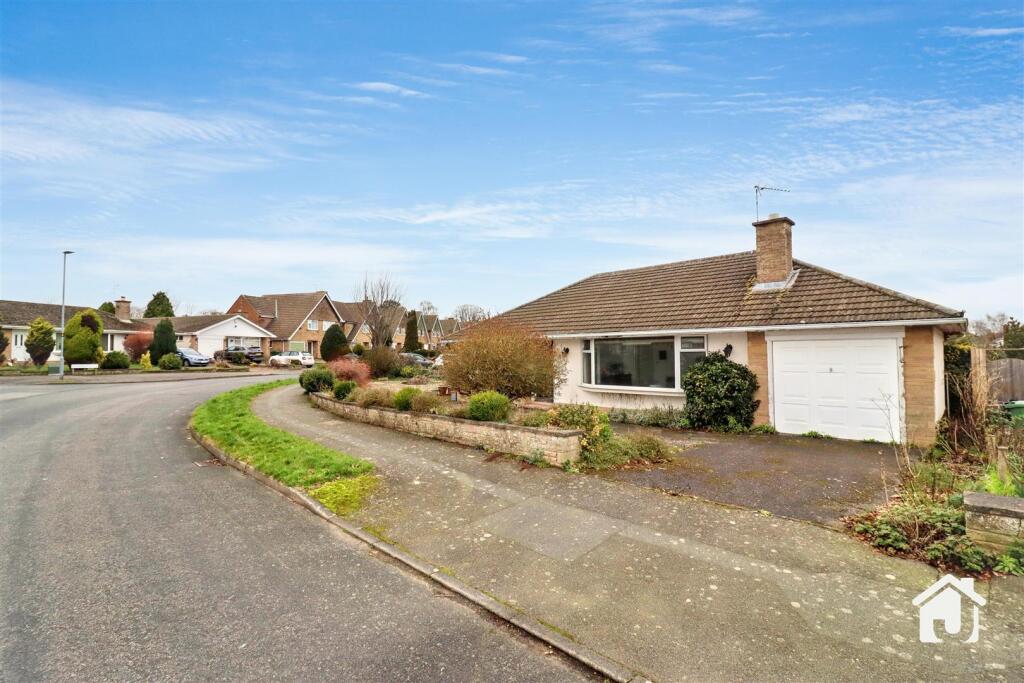 Overdale Avenue, Glenfield, Leicester photo 2