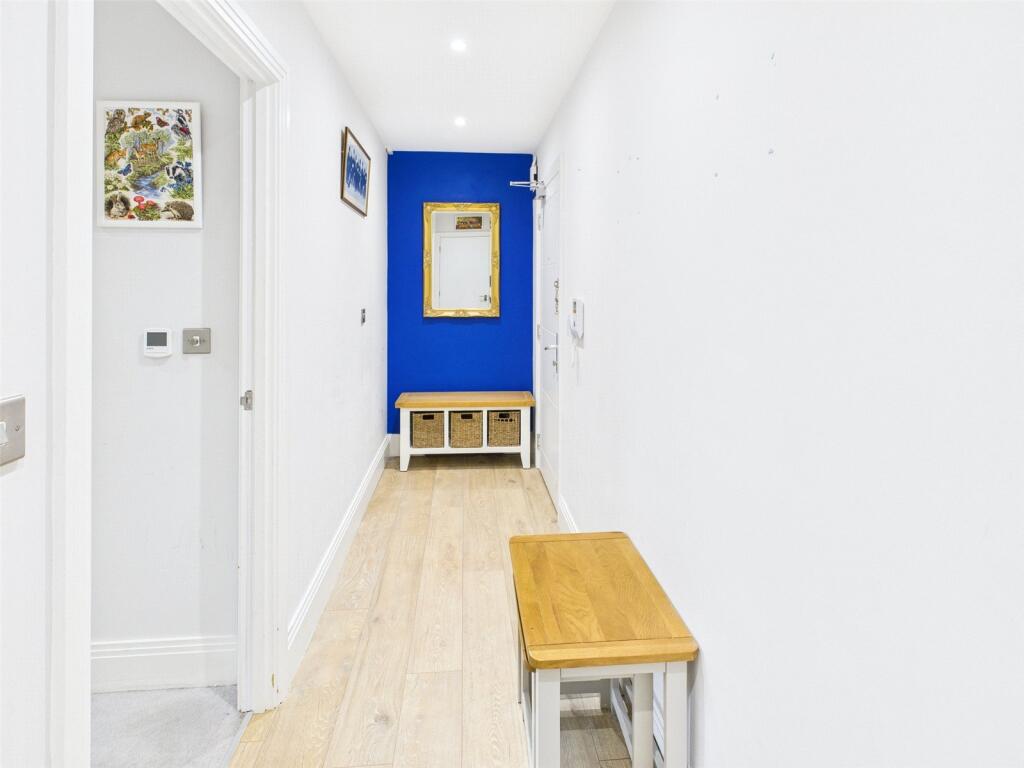 Apartment in Twickenham - More