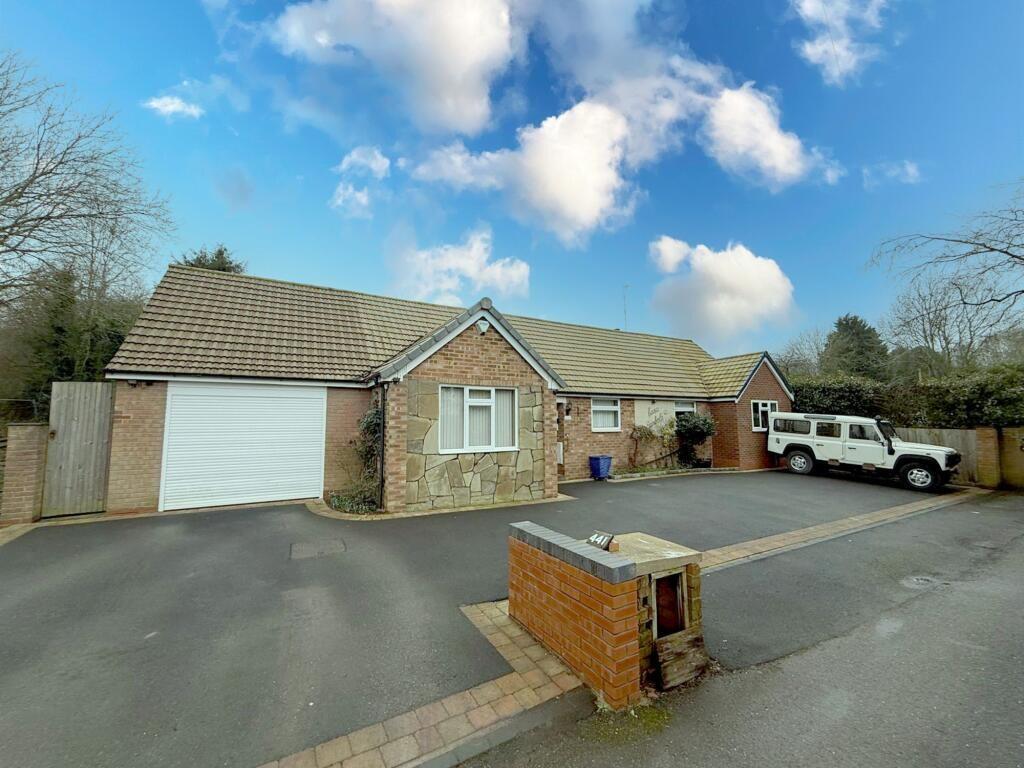 4-bed detached on Station Road, Balsall Common, £725,000