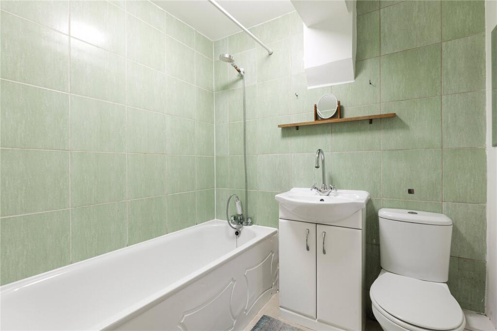 Apartment in London - View 5