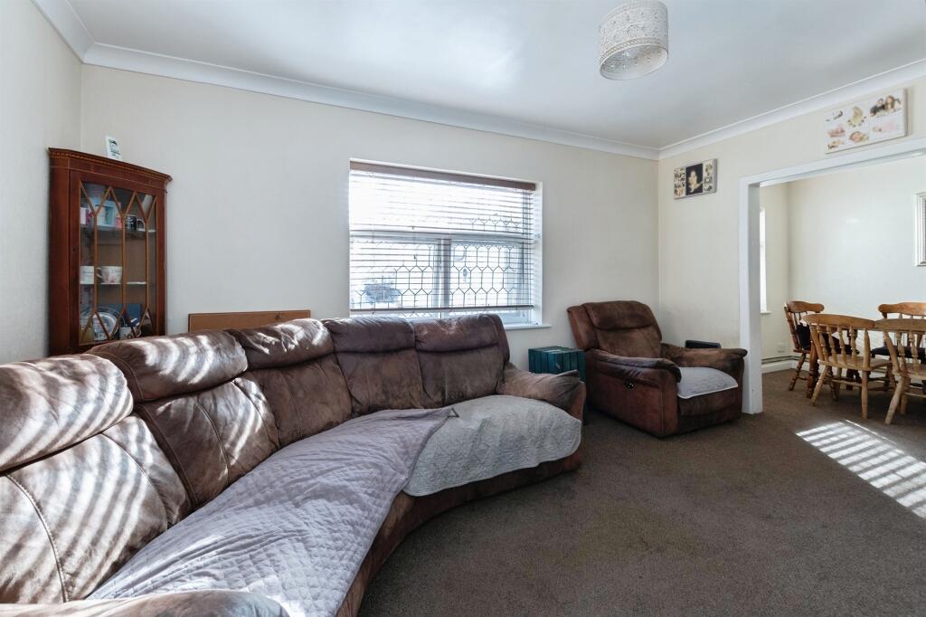 Roosevelt Crescent, Bournemouth photo 5