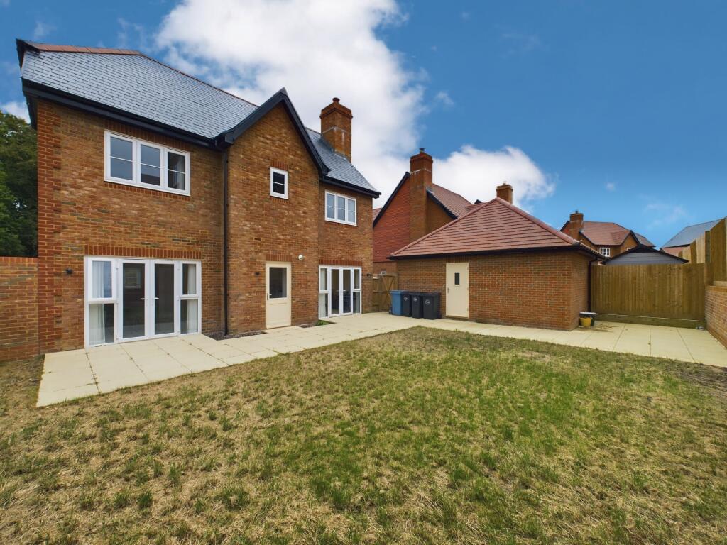 House in High Wycombe, High Wycombe Community Board - View 2