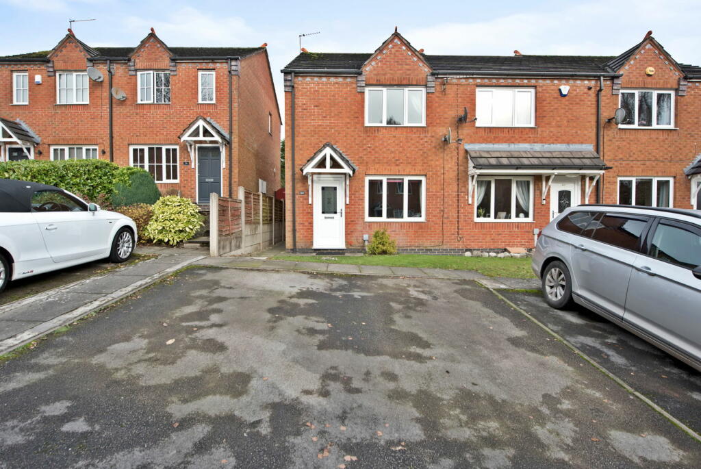 3-bed terraced on Bromley Close, Hednesford, Cannock, £215,000