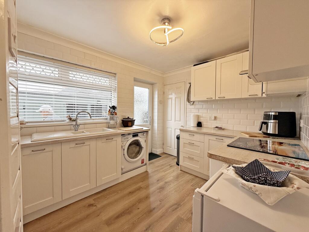 11, Manor Park photo 4