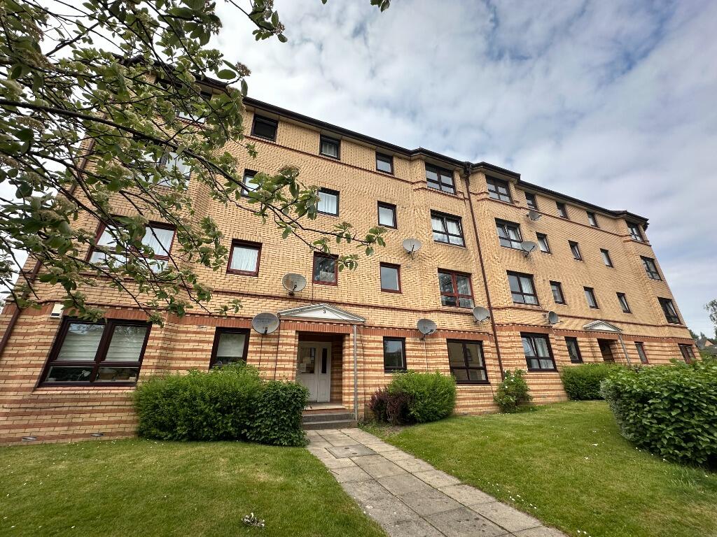 Main image of property: P1780, 3b Grovepark Gardens