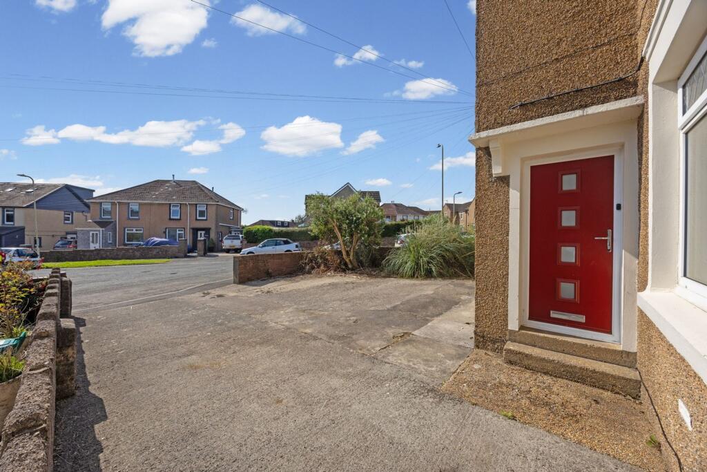 House in Cardiff, Llanharry - View 4