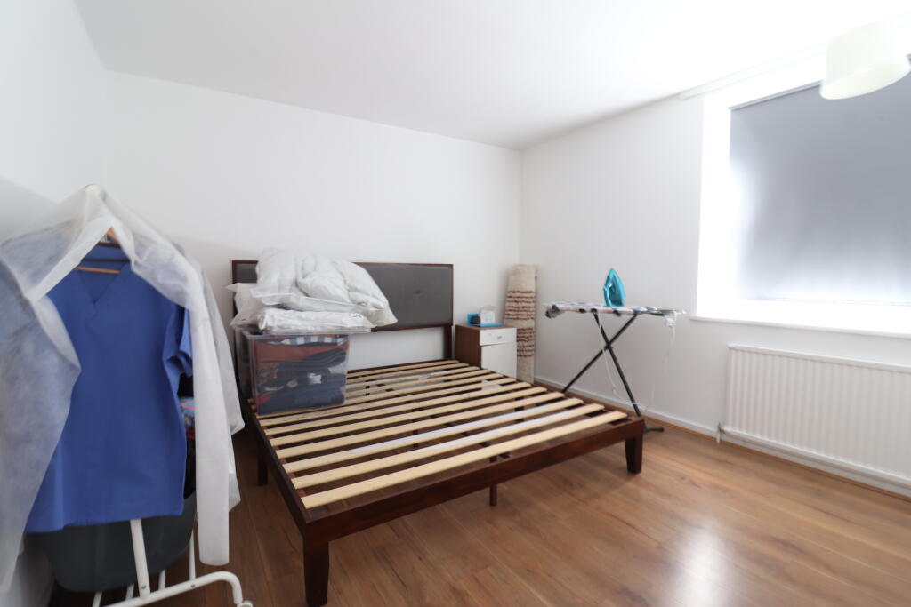 Apartment in Stevenage, Old Town - View 5