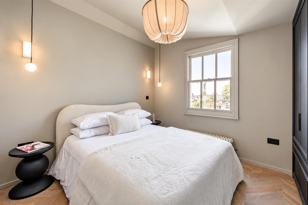 Apartment in London, North Kensington - View 4