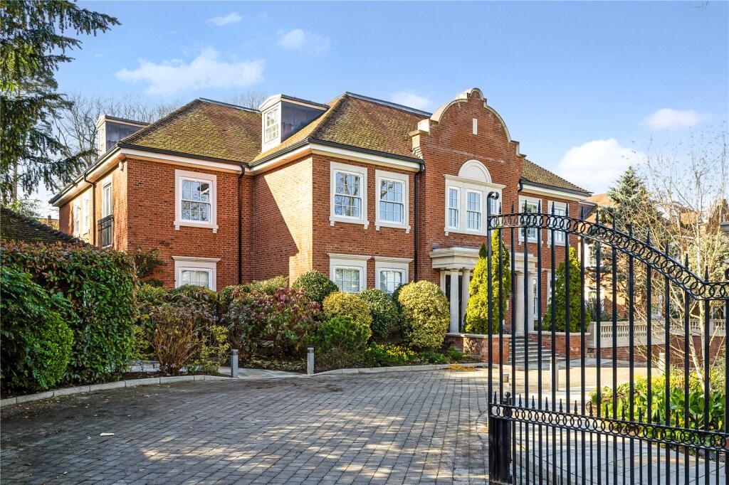 Main image of property: Oxshott Lodge, Leatherhead Road, Oxshott, Surrey, KT22