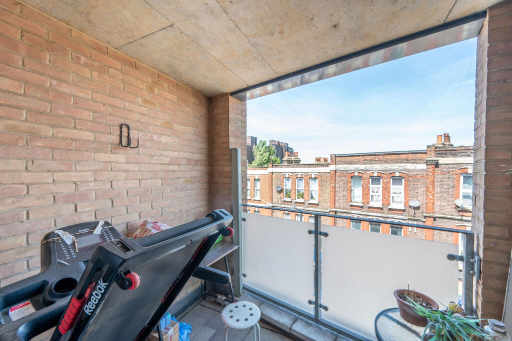 Apartment in London - View 4