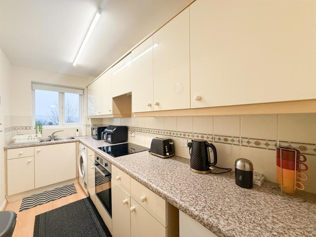 Apartment in Gateshead, North East - View 3