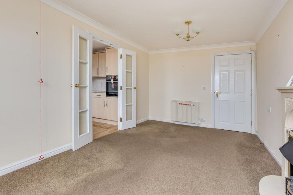 Flat 43 Collier Court, Crammavill Street, Grays, Essex, RM16 2AZ photo 3