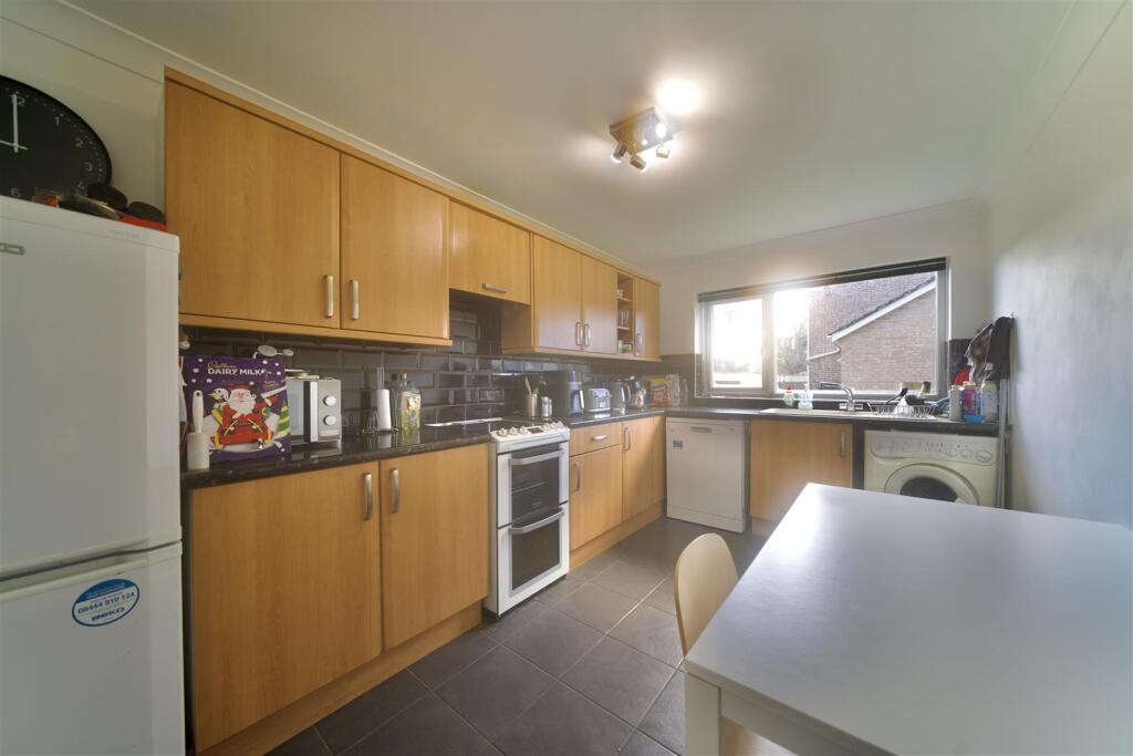 Mount Skippet Way, Crossways, Dorchester photo 4
