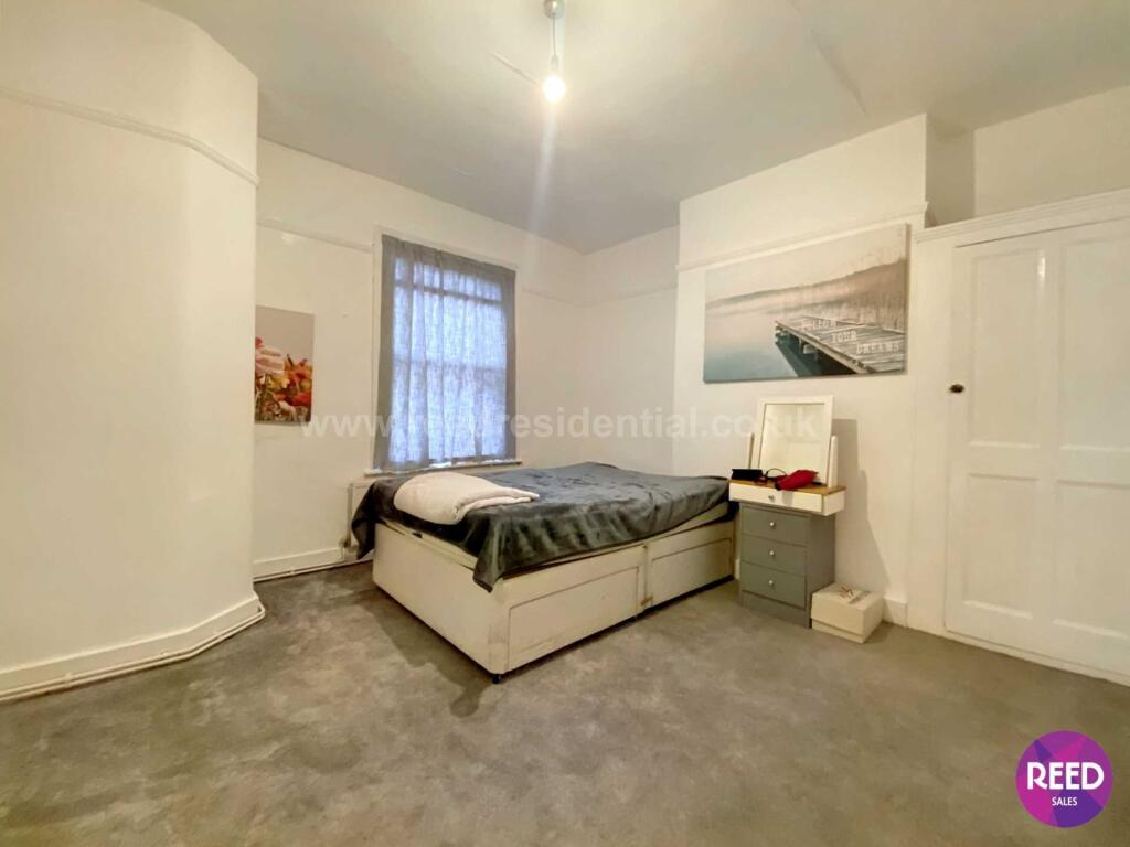 Apartment in Southend-on-Sea, Essex - View 5