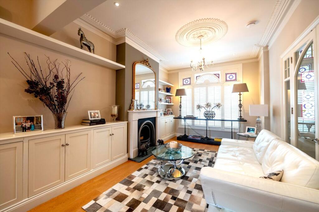House in London - View 2