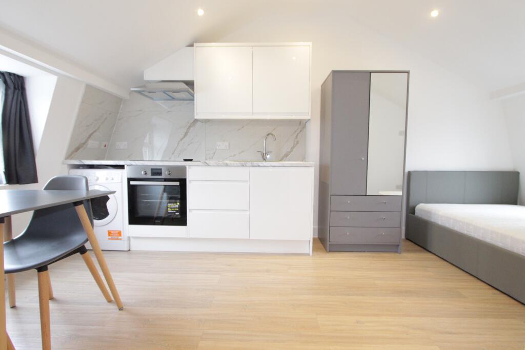 Apartment in London, Paddington - View 3