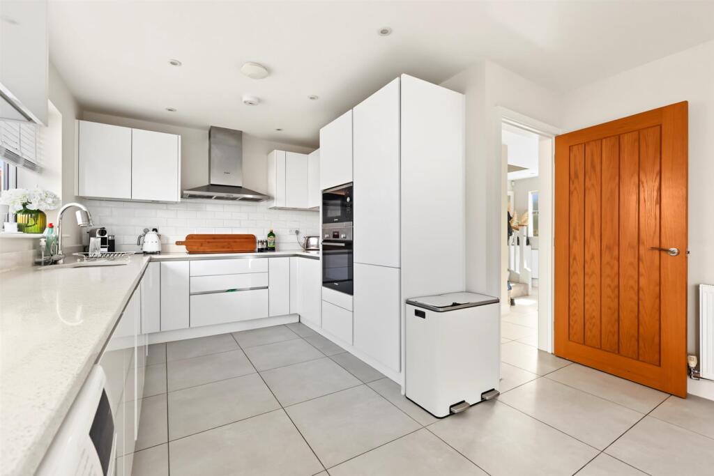 House in Southend-on-Sea - View 5