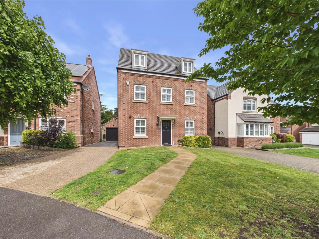 5-bed detached on Lawley Way, Droitwich Spa, Worcestershire, WR9, £450,000