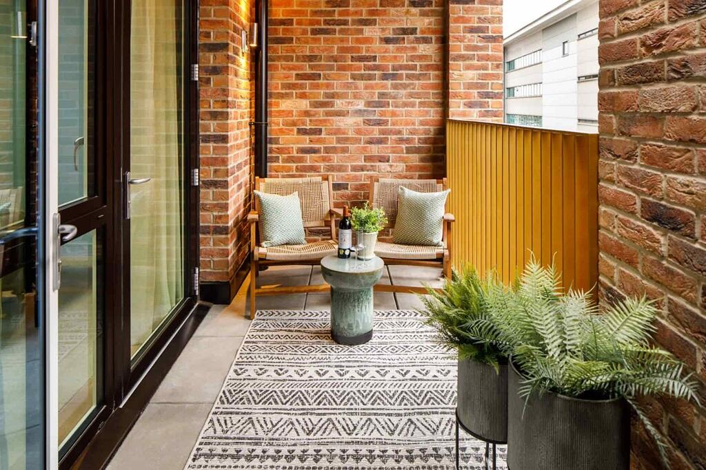 Main image of property: Bendon Valley, 
Garratt Lane, 
Earlsfield, 
London, 
SW18 4UQ
