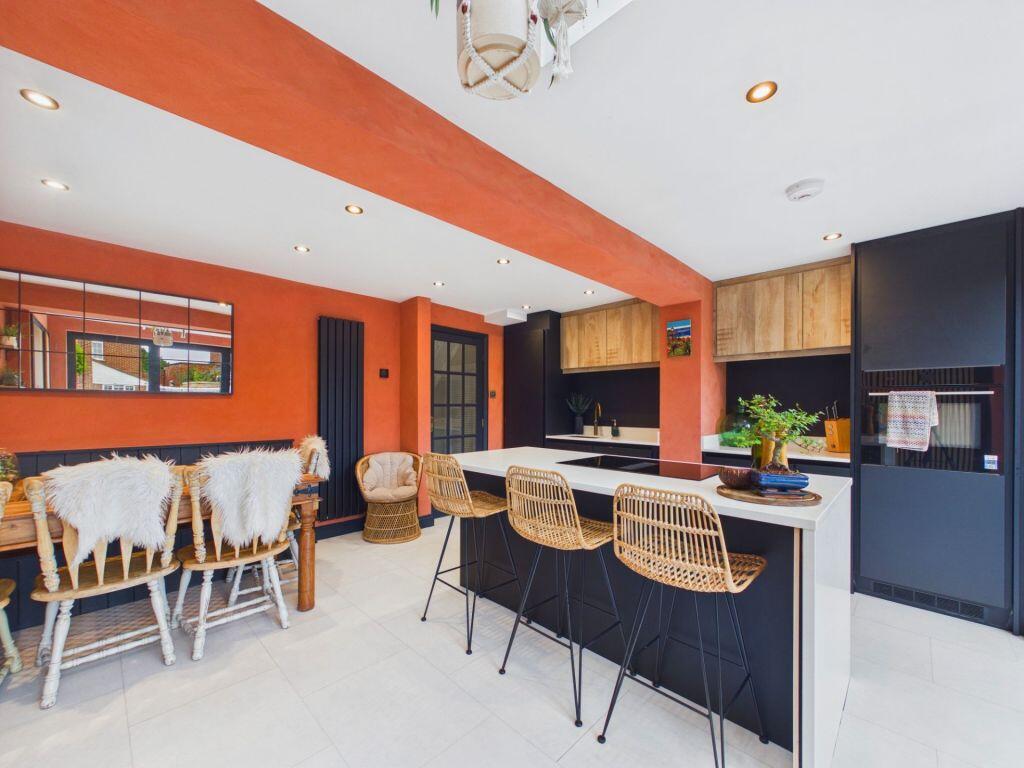 10 Holmstead Avenue, Whitby photo 3