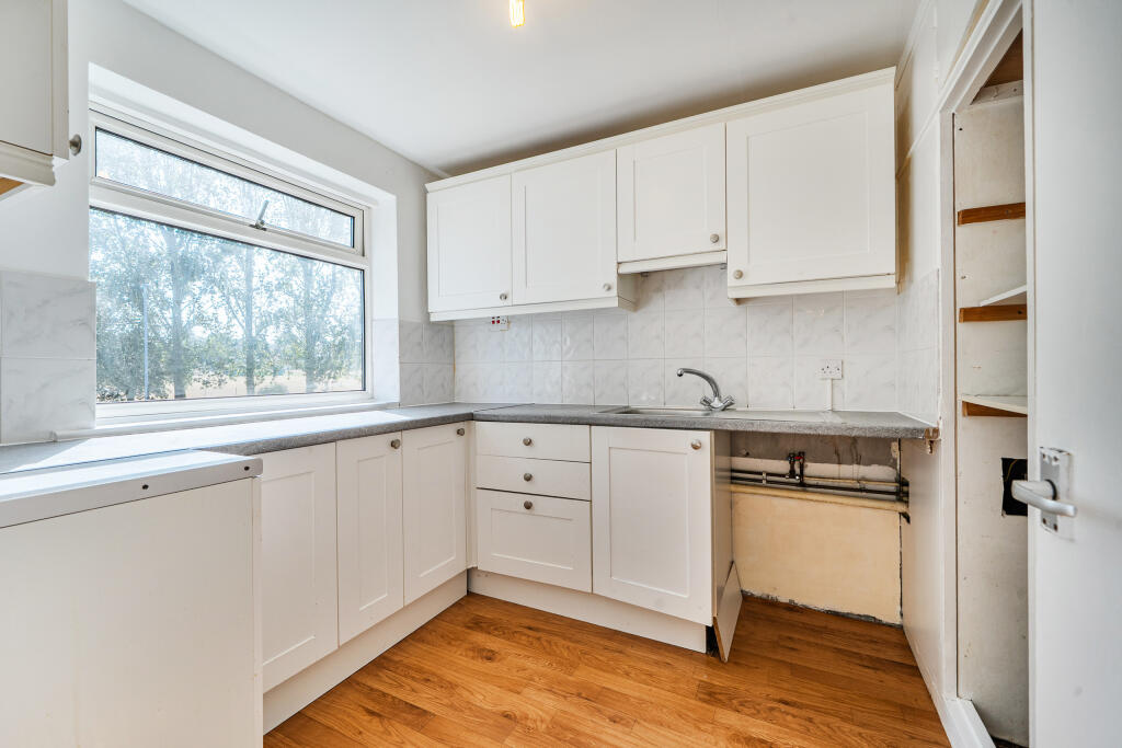 Apartment in Taunton - View 3