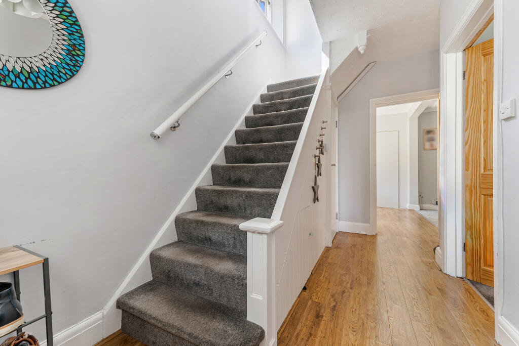 House in Weston-super-Mare, Milton - More