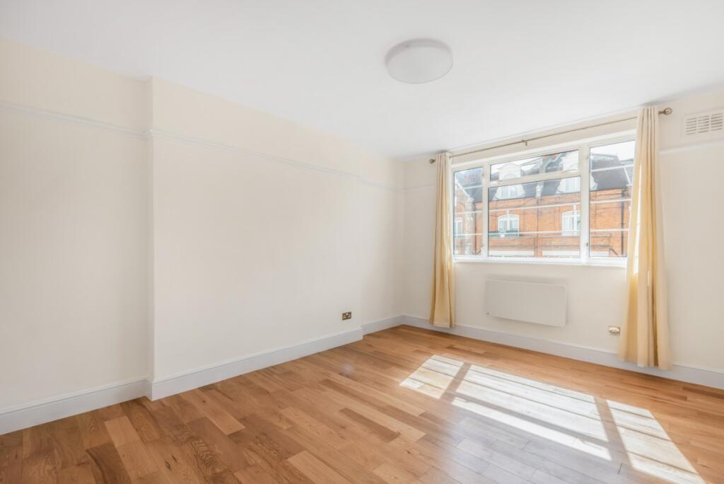 Main image of property: Hamlet Gardens, Ravenscourt Park, London, W6
