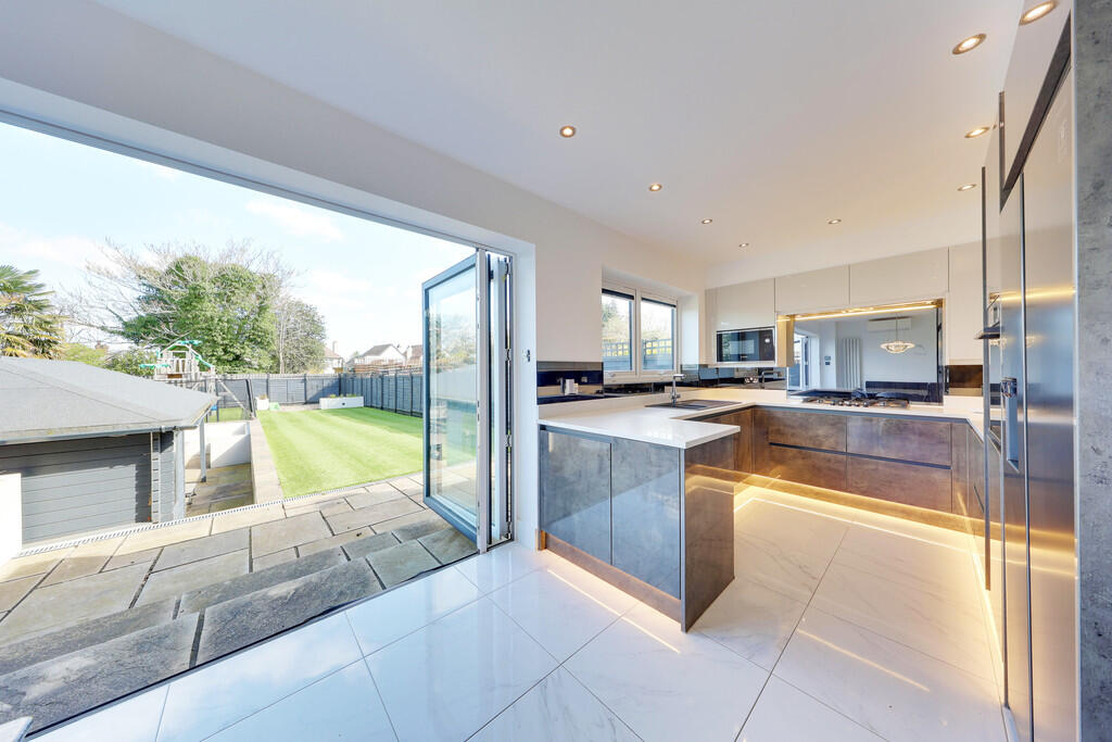 House in London - View 5
