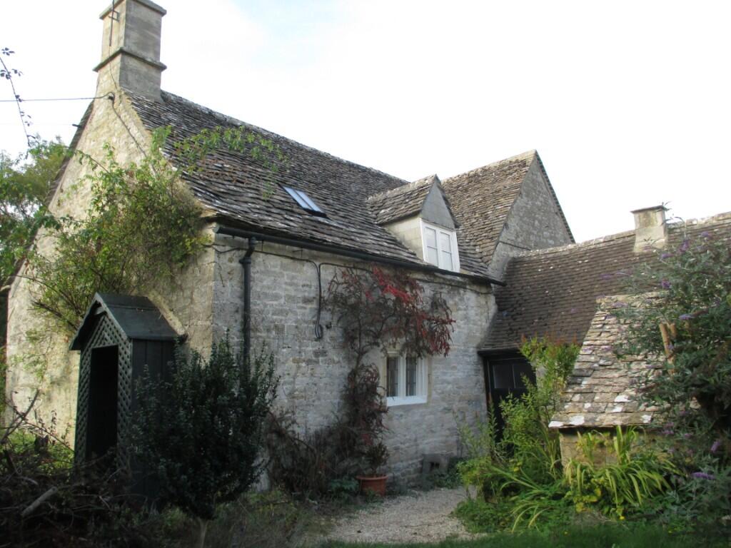1-bed semi-detached on 70 Sherborne, GL54 3DJ, £995/mo
