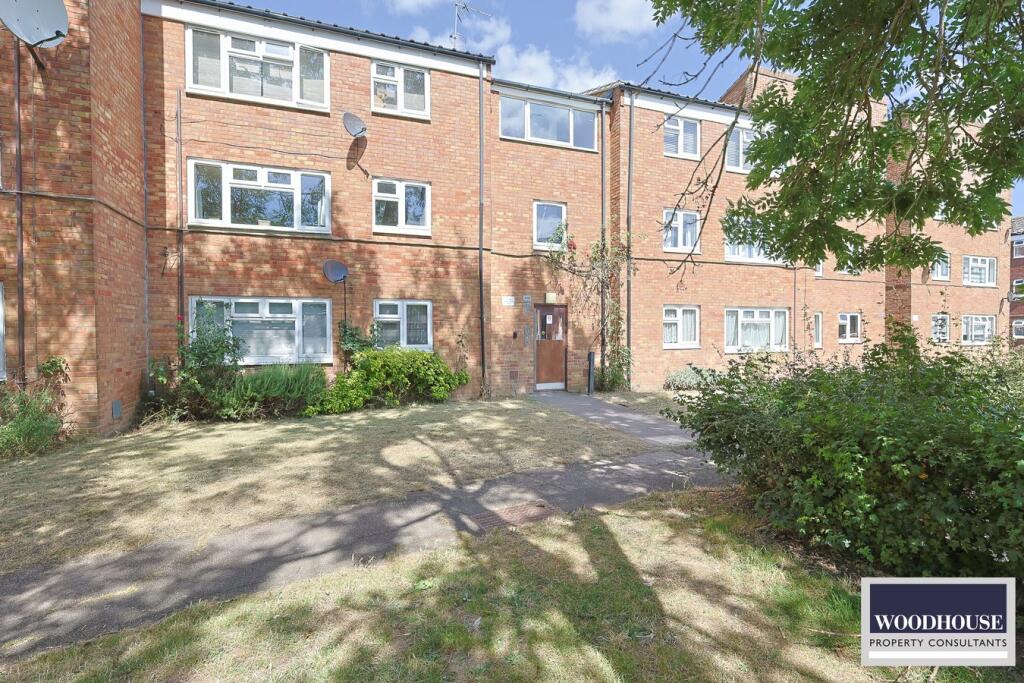 Main image of property: Juniper Close, Turnford, Broxbourne, EN10