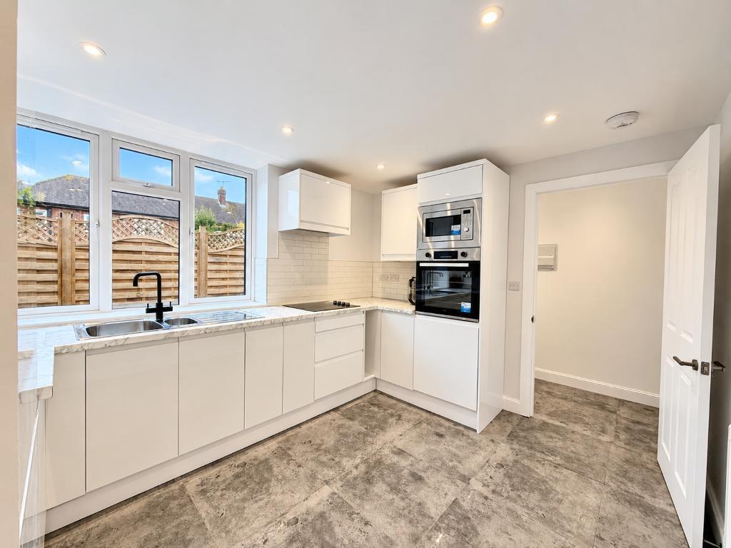Wentworth Way, Sanderstead, Surrey, CR2 9EZ photo 3