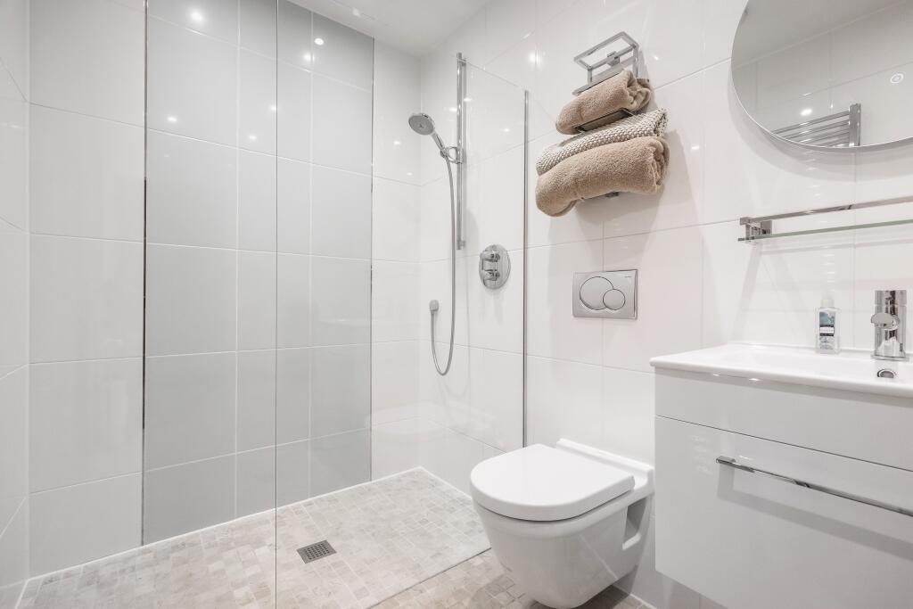 Additional image 20 of De Redvers Road, Poole, 