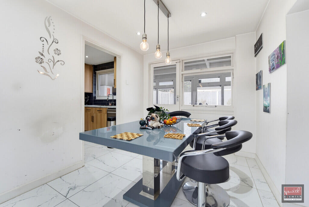 House in Twickenham - View 5