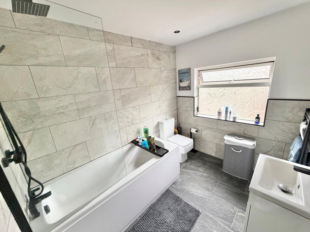 House in Ellesmere Port, Whitby - View 2