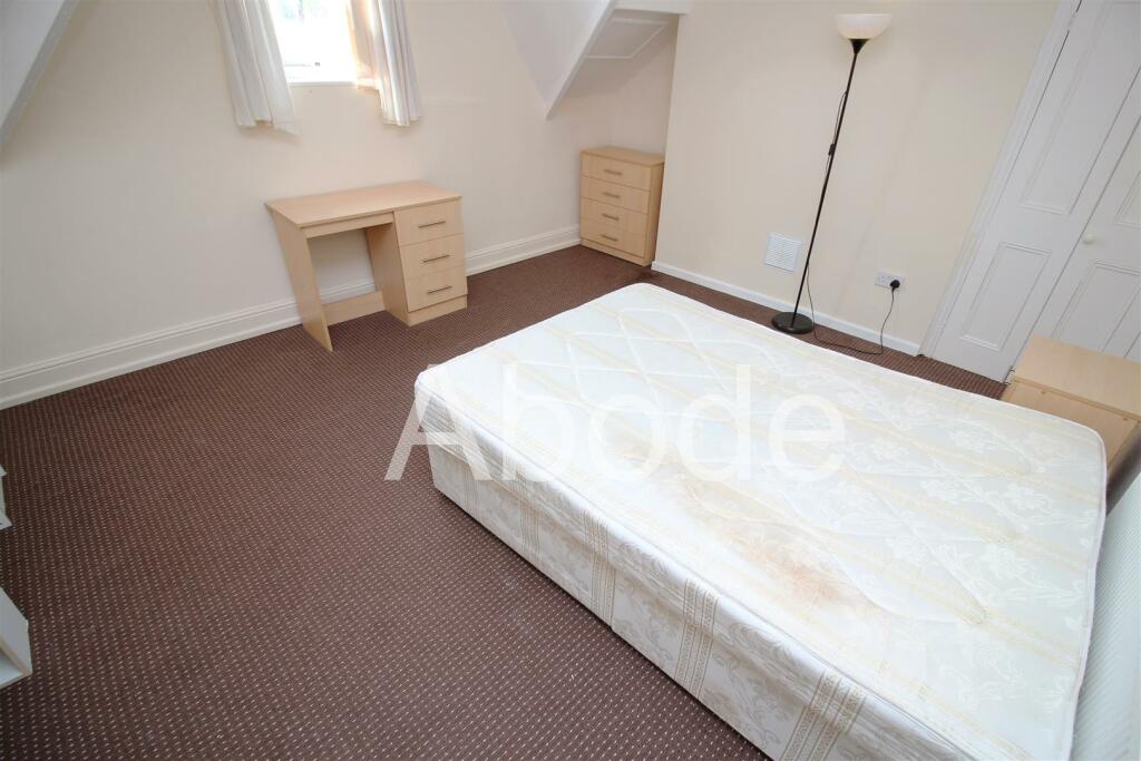 6 bedroom house for rent