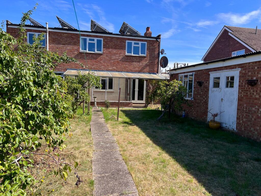 House in Houghton Conquest, Central Bedfordshire - View 4