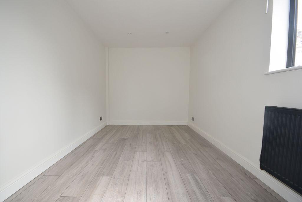 House in London, Wimbledon Park - View 5