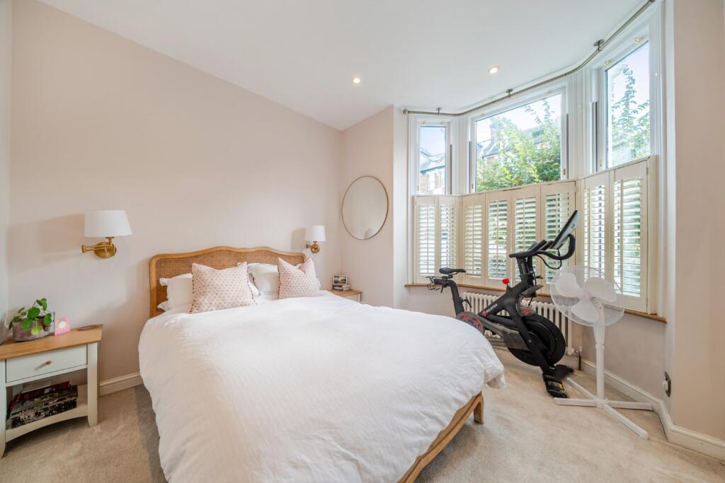 Apartment in London - View 5