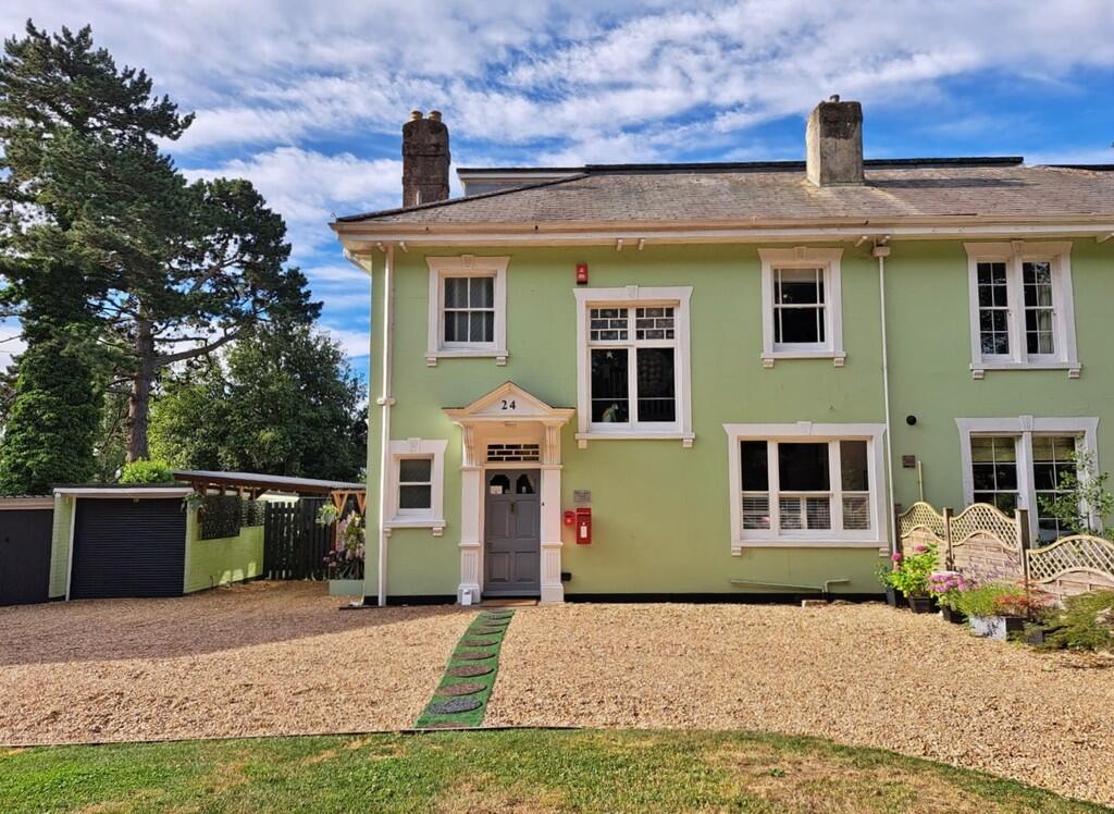 Main image of property: Wraysbury House, Long Copse Lane, Emsworth