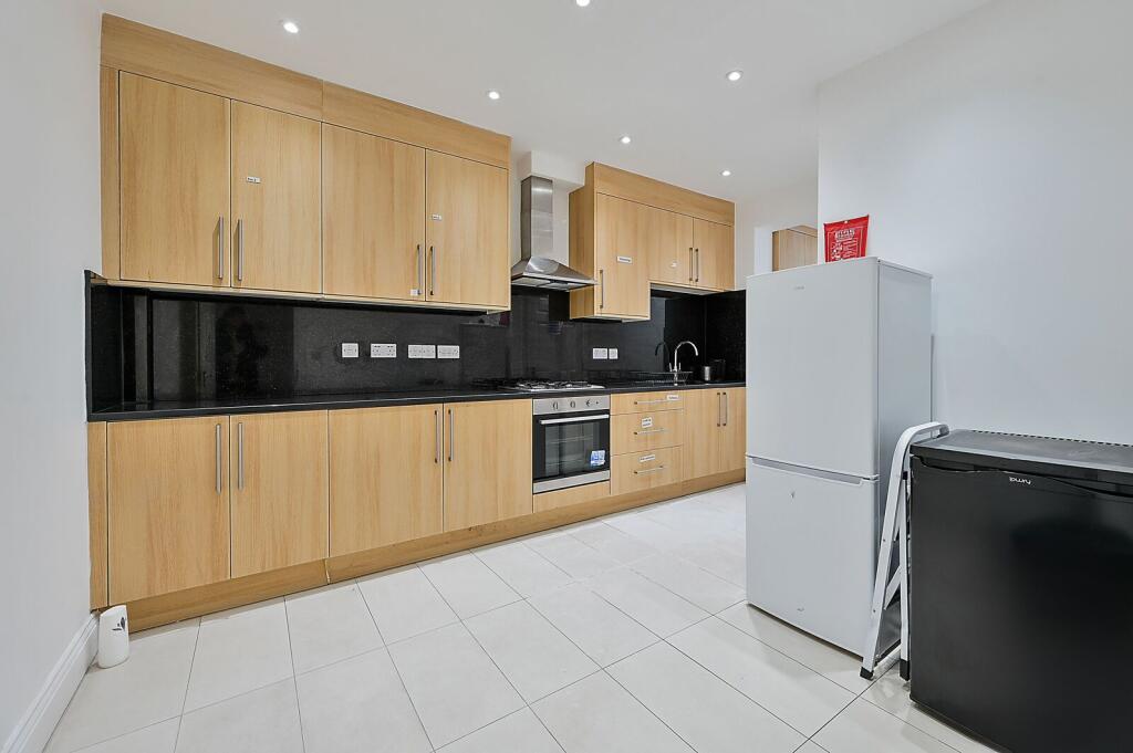 House in London - View 3