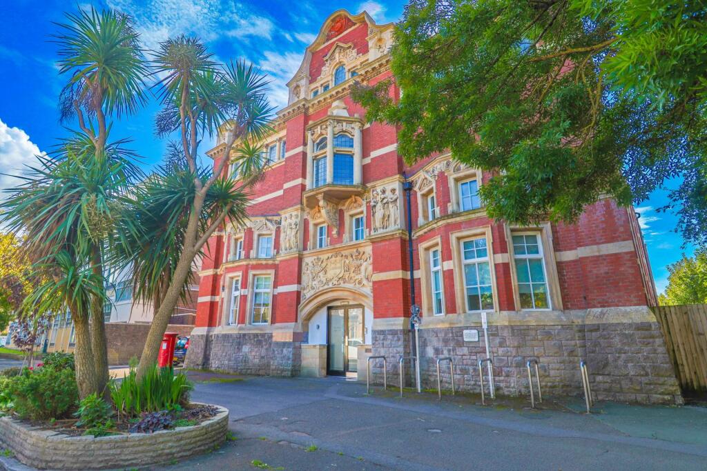 Apartment in Weston-super-Mare, North Somerset - View 2