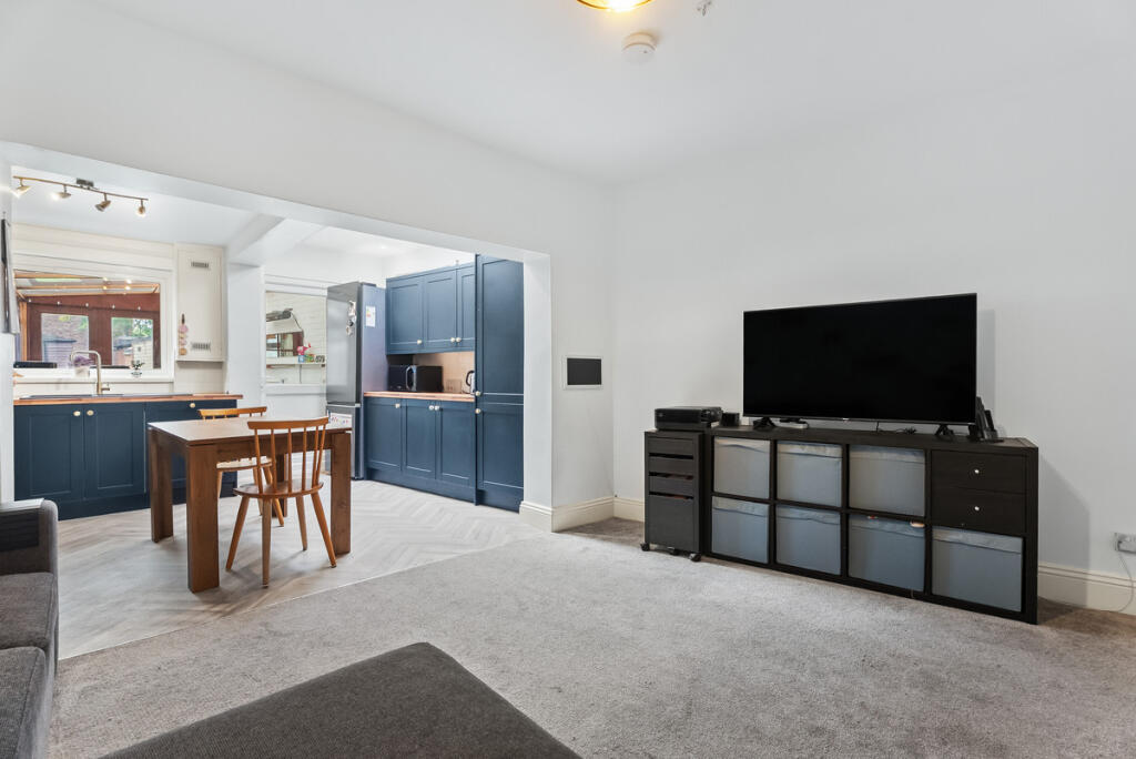 House in Ilkeston, West Hallam - More